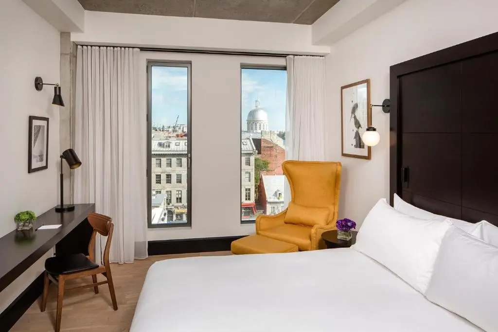 Deluxe Double room with view (full double bed)