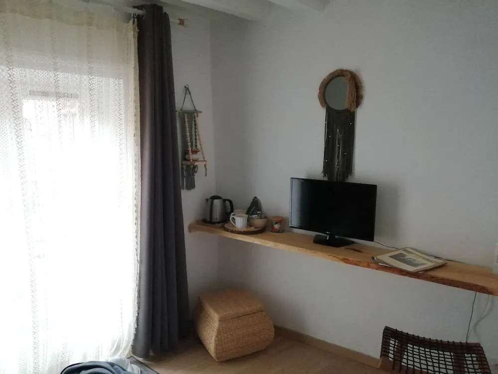 Standard Double room with city view (full double bed)