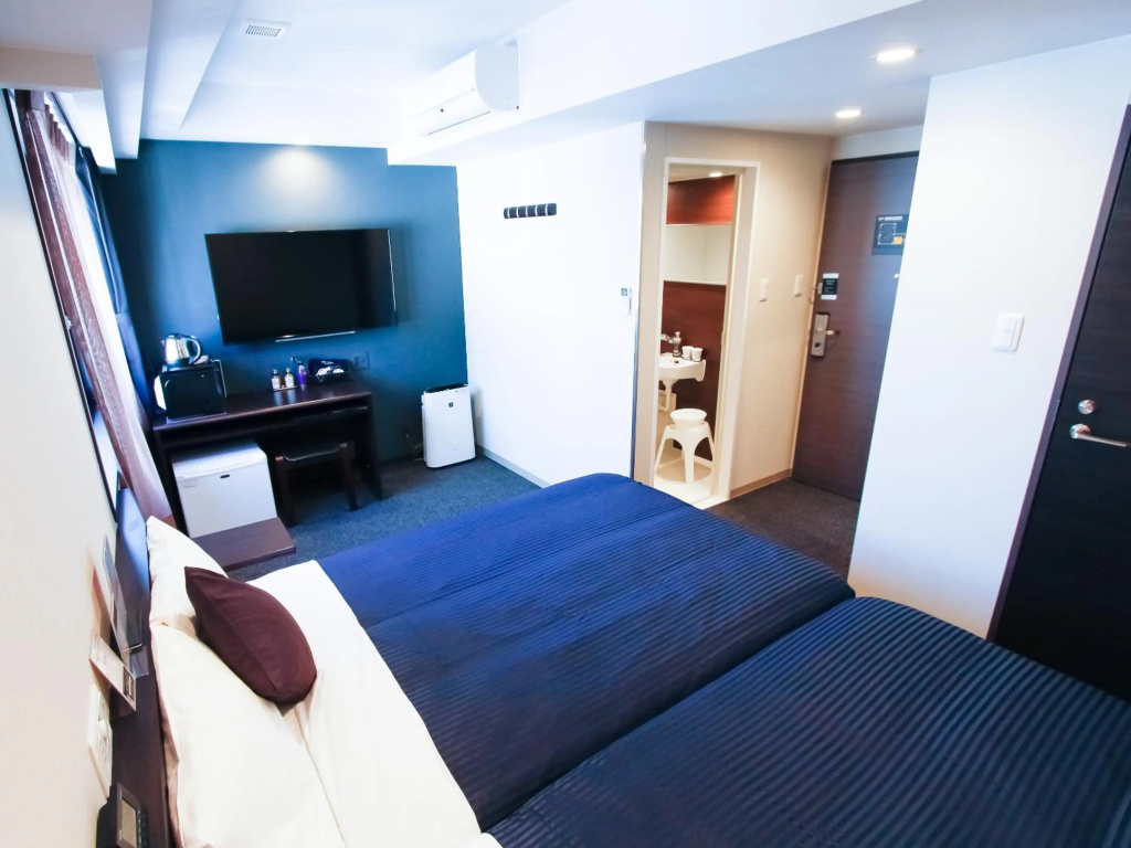 Hotel Livemax Shinsaibashi East