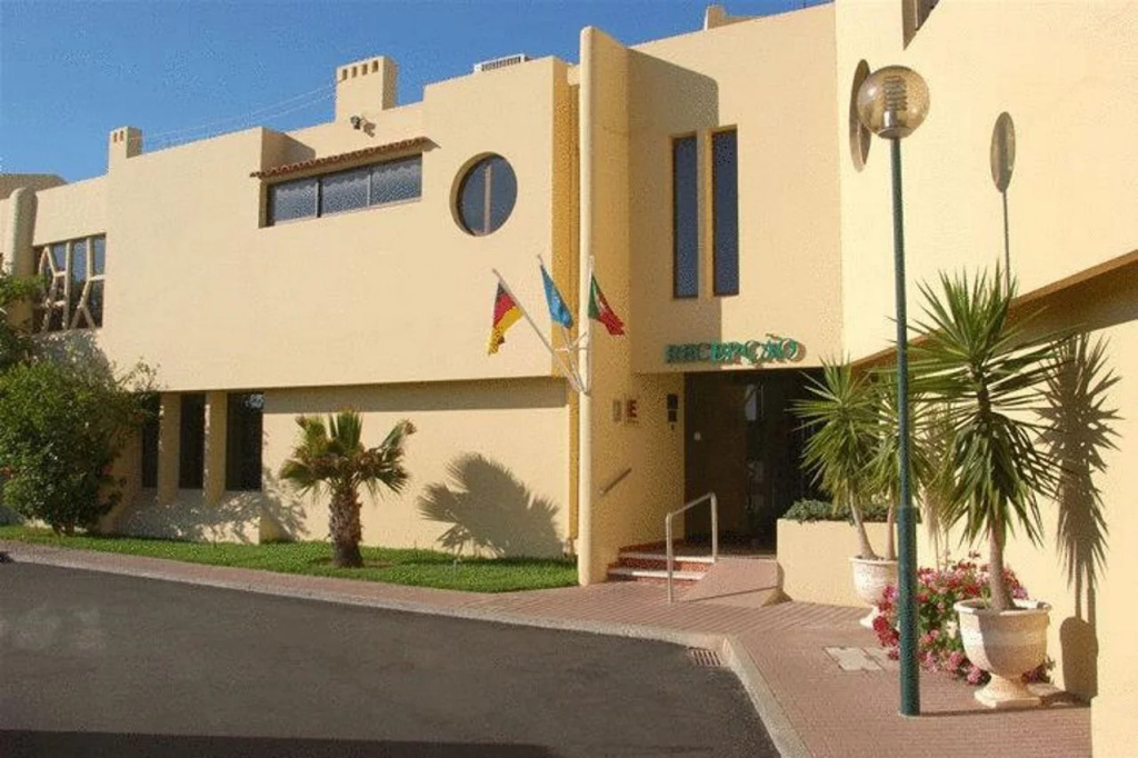 Praia da Lota Resort – Beachfront Hotel
