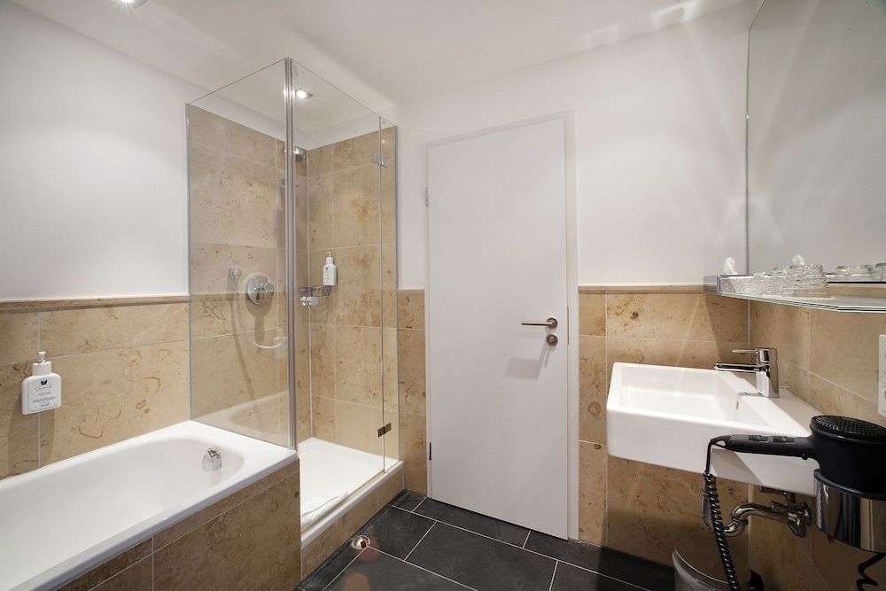 1 Bedroom Comfort Triple room with balcony