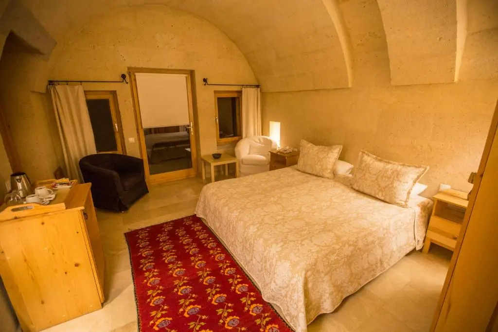 Deluxe Double room with balcony (full double bed)