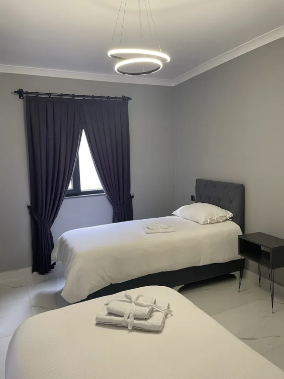 2 Bedrooms Luxury Apartment