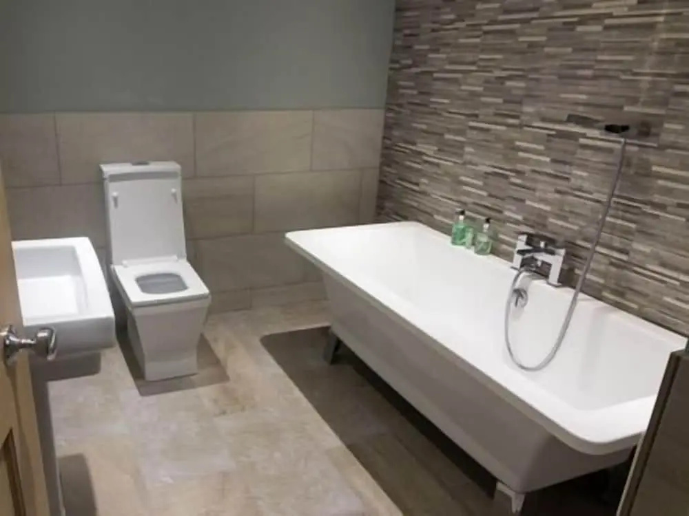 Luxury Double room (full double bed)