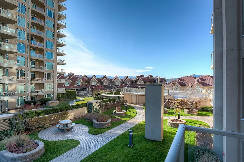 Sunset Waterfront Resort by KelownaGo - Chambres