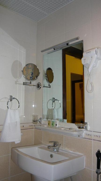 Dream Palace Hotel