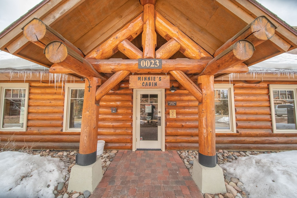 Wolf Rock Home 82