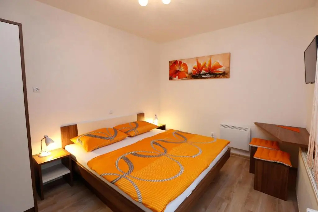 Standard Double room with balcony (full double bed)