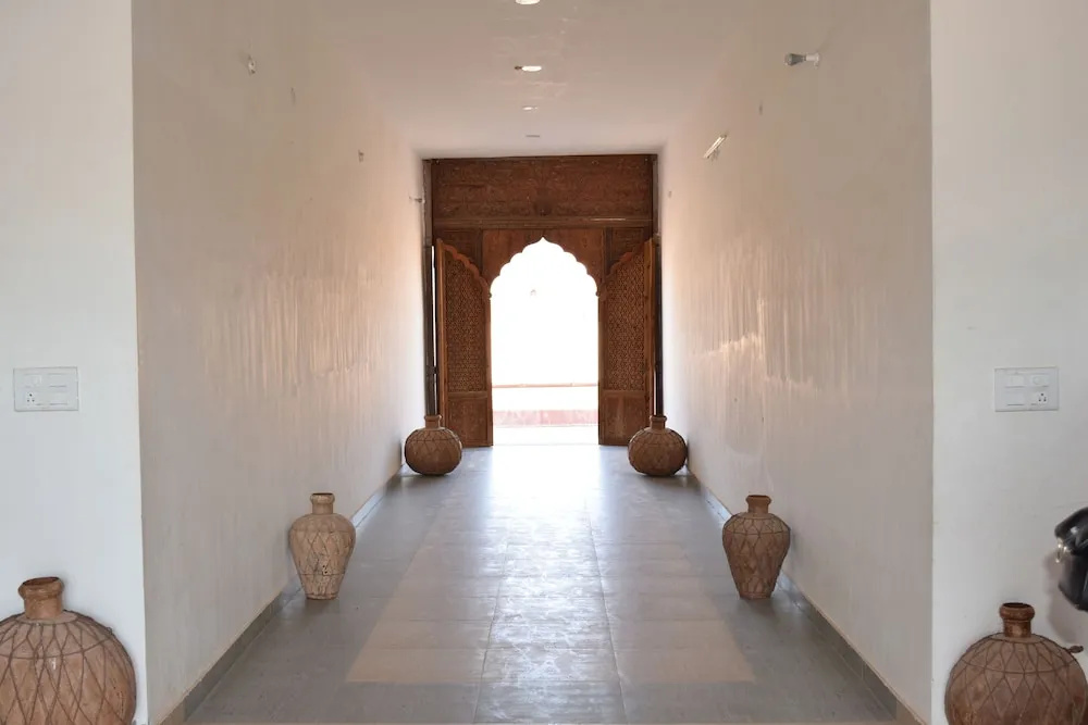 Lobby & Reception