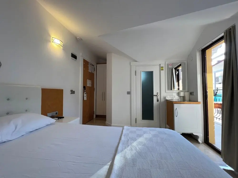 Economy room