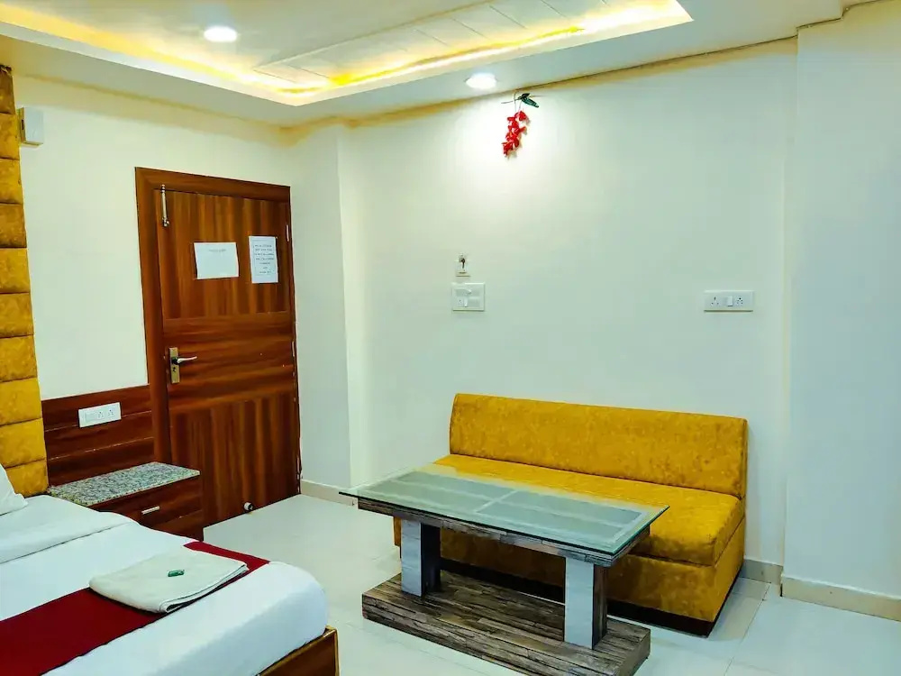 Hotel Royal Aanandam