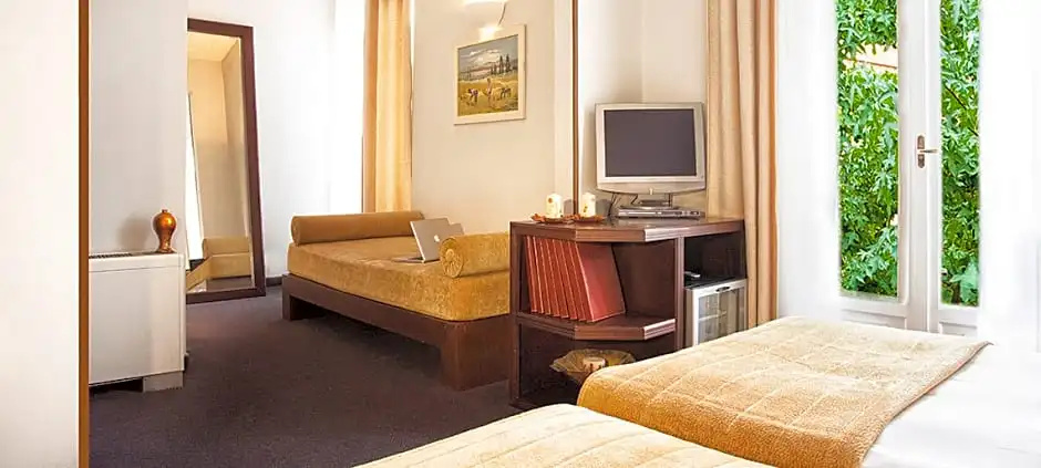 Standard Junior Suite