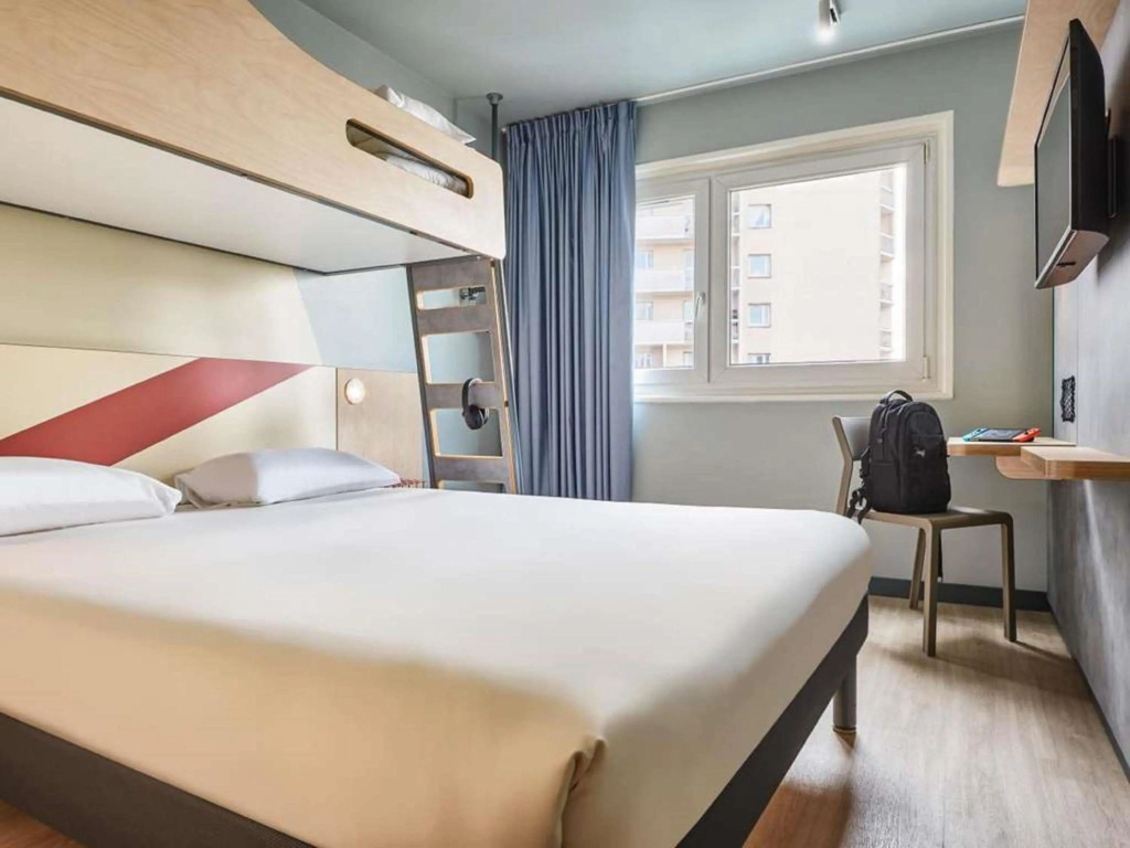 Voir la photo 2 — Ibis Budget Poitiers Nord Futuroscope