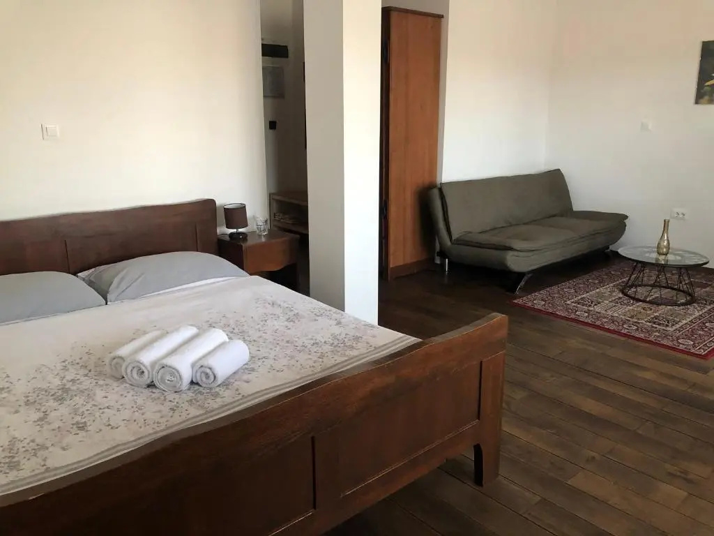 Standard Double room with balcony (full double bed)