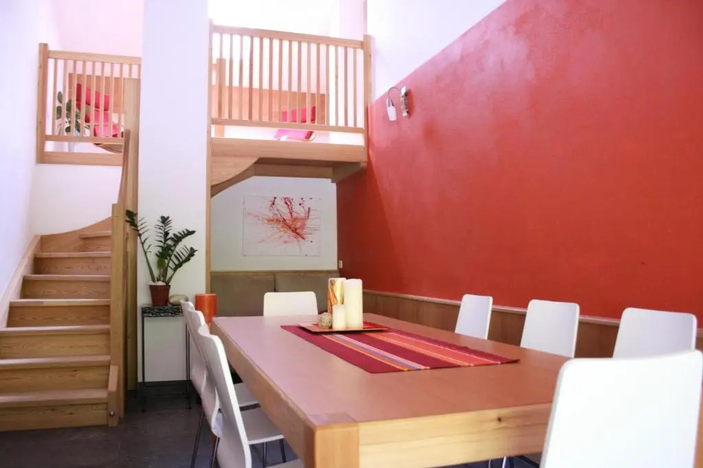 3 Bedrooms Apartment