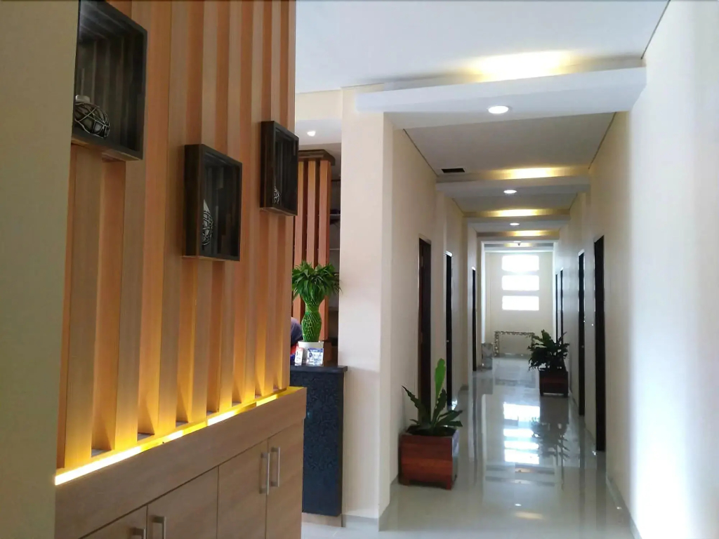 New d'Dhave Hotel - фото 14