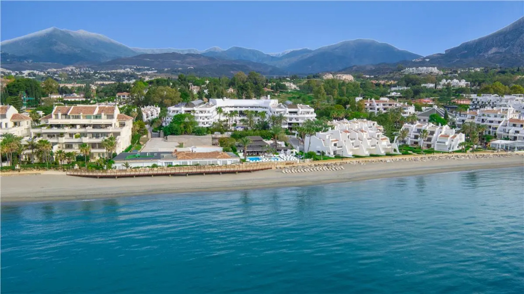Beach & Waterfront