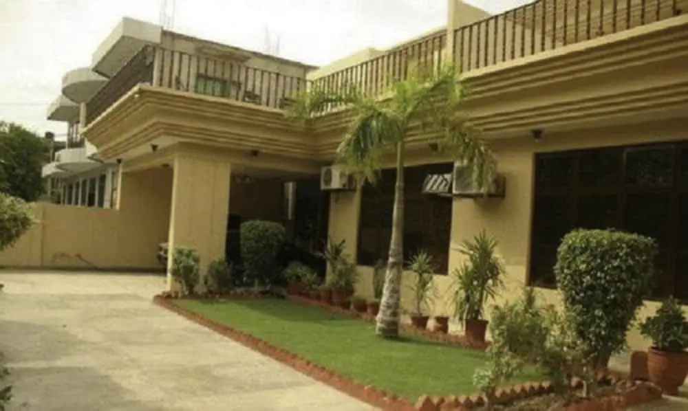 Step Inn Guest House