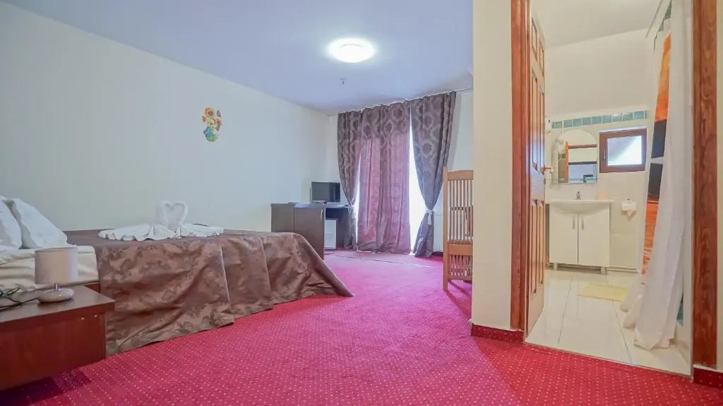 Standard Double room with garden view (full double bed)