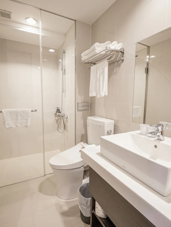 2 Bedrooms Double Suite with balcony (twin beds)