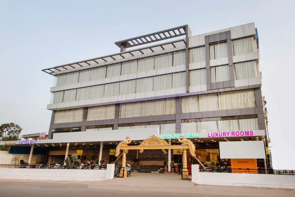 OYO 10225 Hotel Sree Chandana