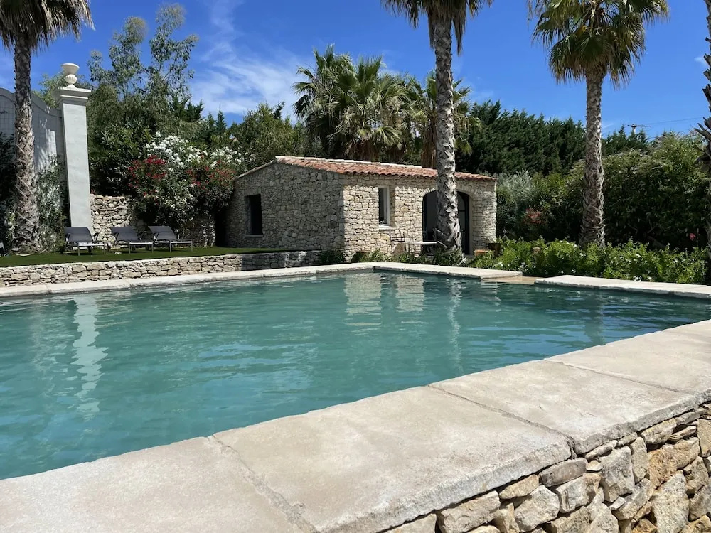 Voir la photo 4 — Pavillon de Charme 4p Piscine Jardin vue Solarium