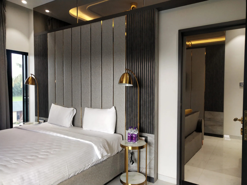 Paramount Riverfront Resort & Spa — 5