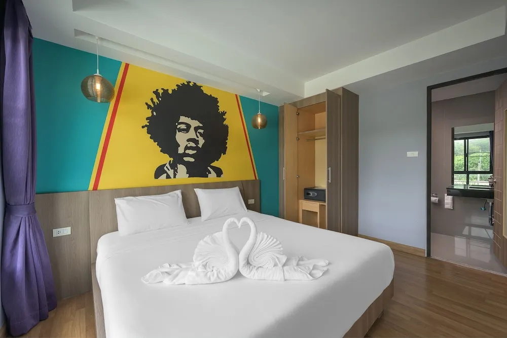 Deluxe Double room (full double bed)
