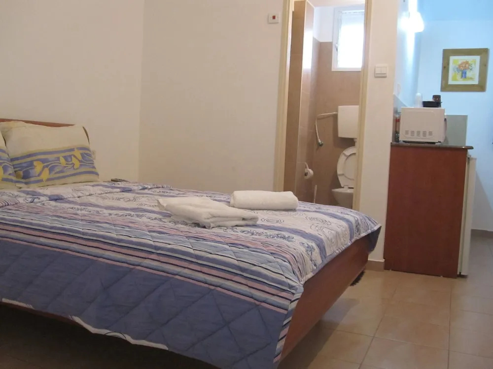 Classic Quadruple room