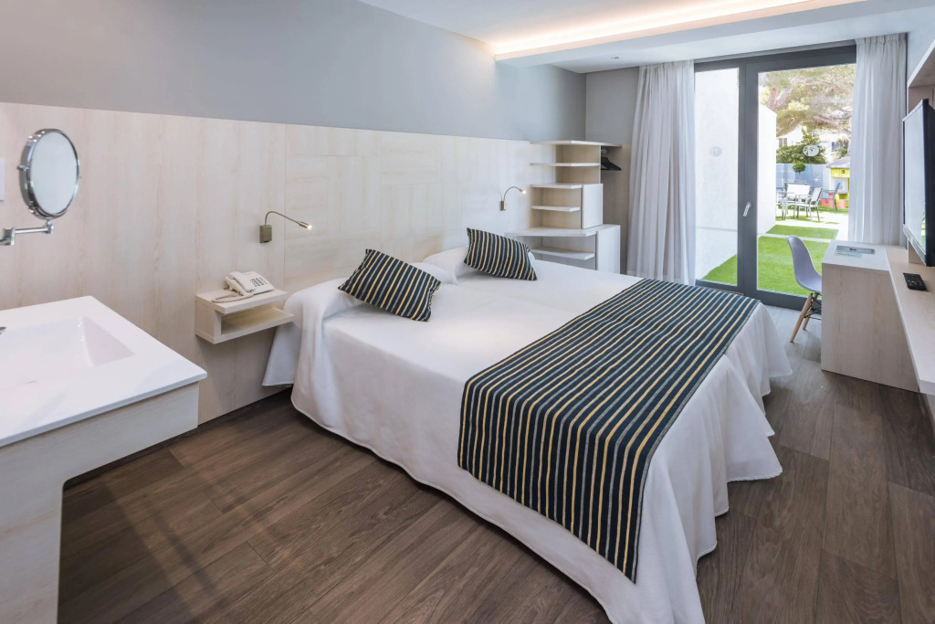 Hotel GHT Sa Riera - фото 2