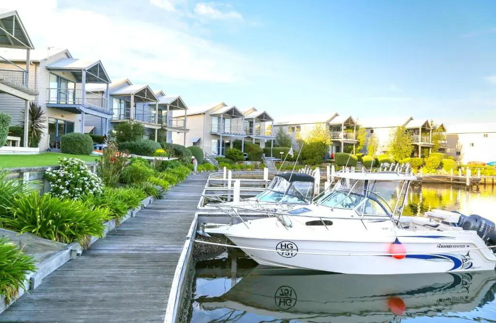 Beach & Waterfront