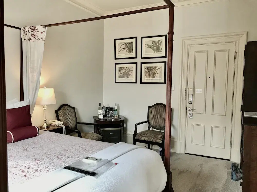 Classic Double room (full double bed)