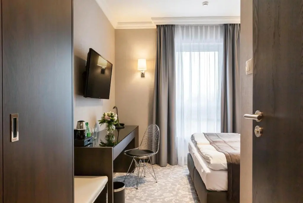 Standard Double room (full double bed)