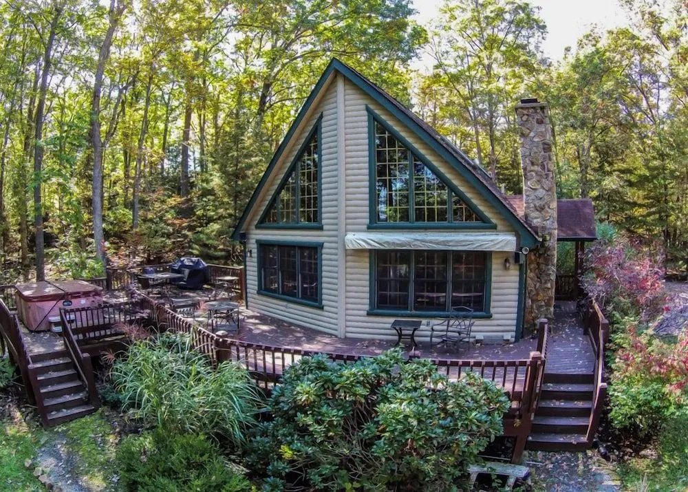 Swimming Bear Lodge