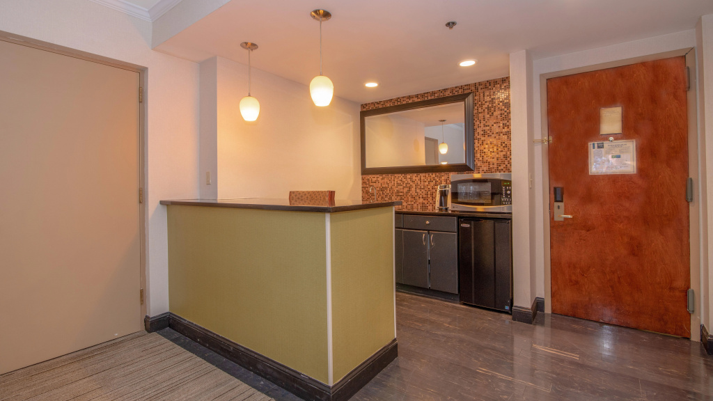 Lobby & Reception