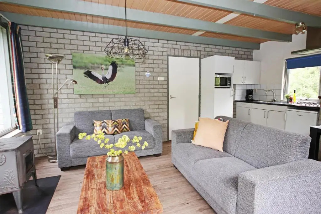 3 Bedrooms Bungalow