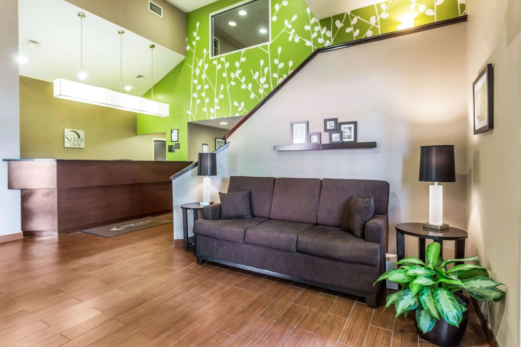 Lobby & Reception