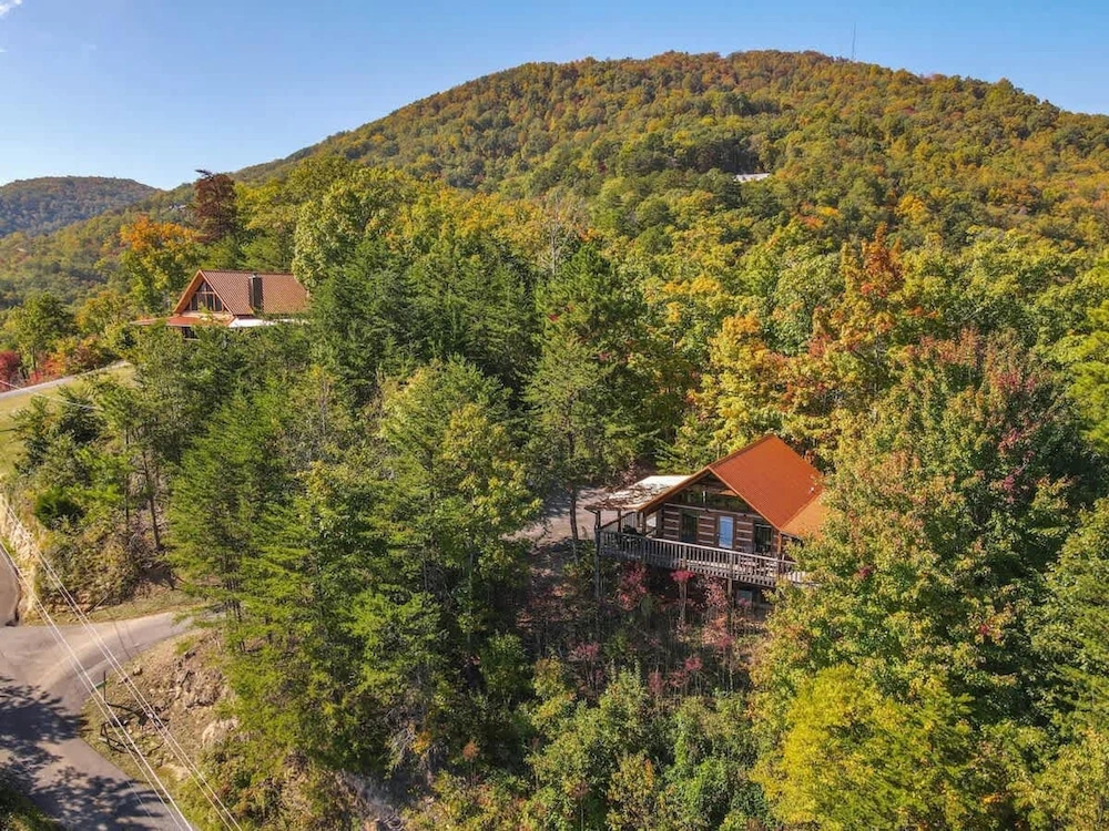 View Private Studio Cabin Hot Tub Relax Honeymoon