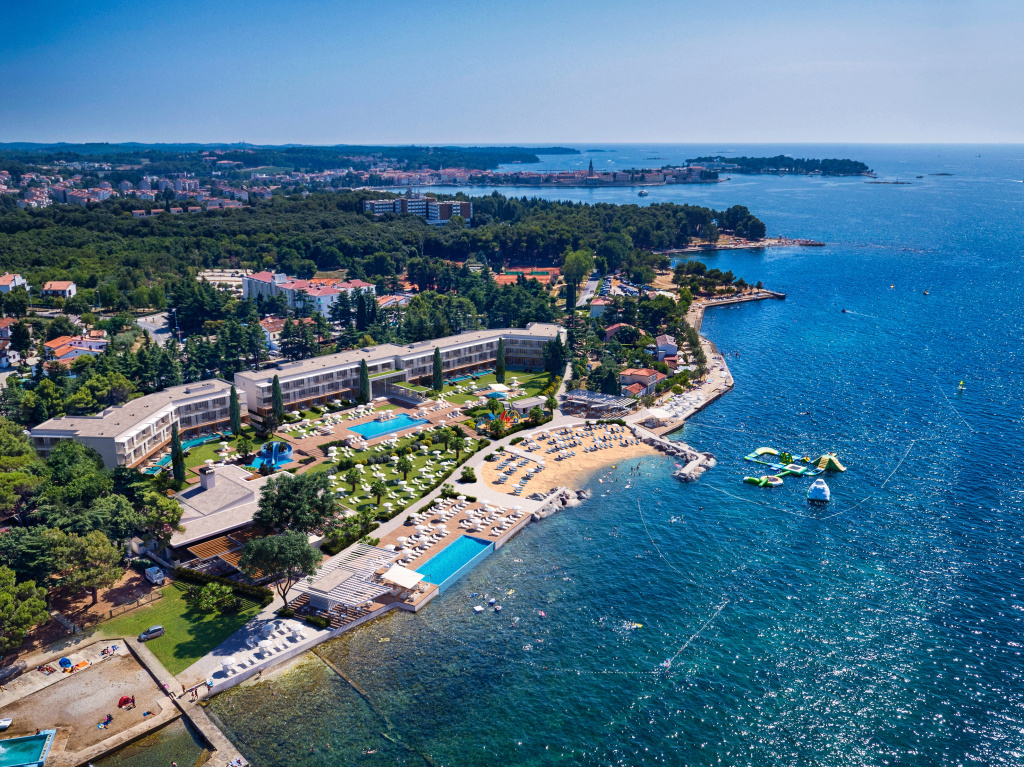 Beach & Waterfront
