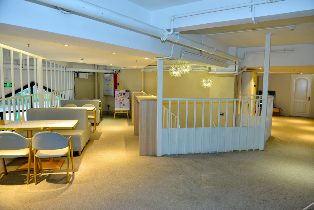Lobby & Reception