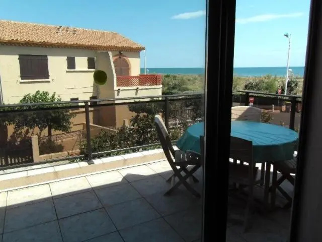 Afficher la photo 6 — VUE MER Maison individuelle 30 m de la plage 4 chambres 10 couchages jardin parking LXRM26