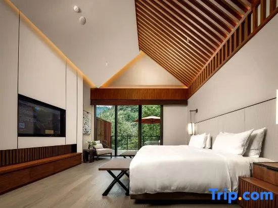 2 Bedrooms Single Villa with river view