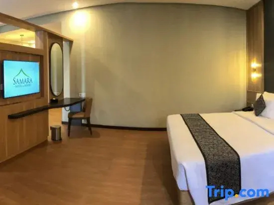 Suite with city view