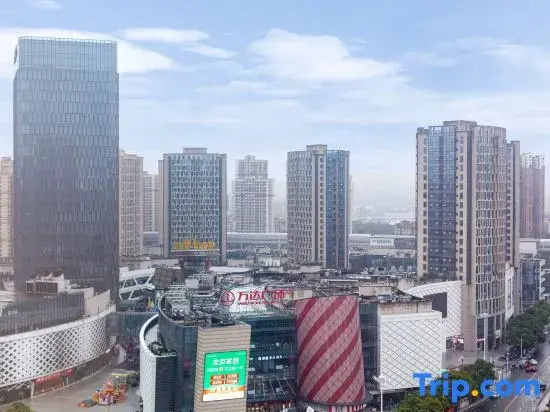 Baolian Jinyuan Grand Hotel