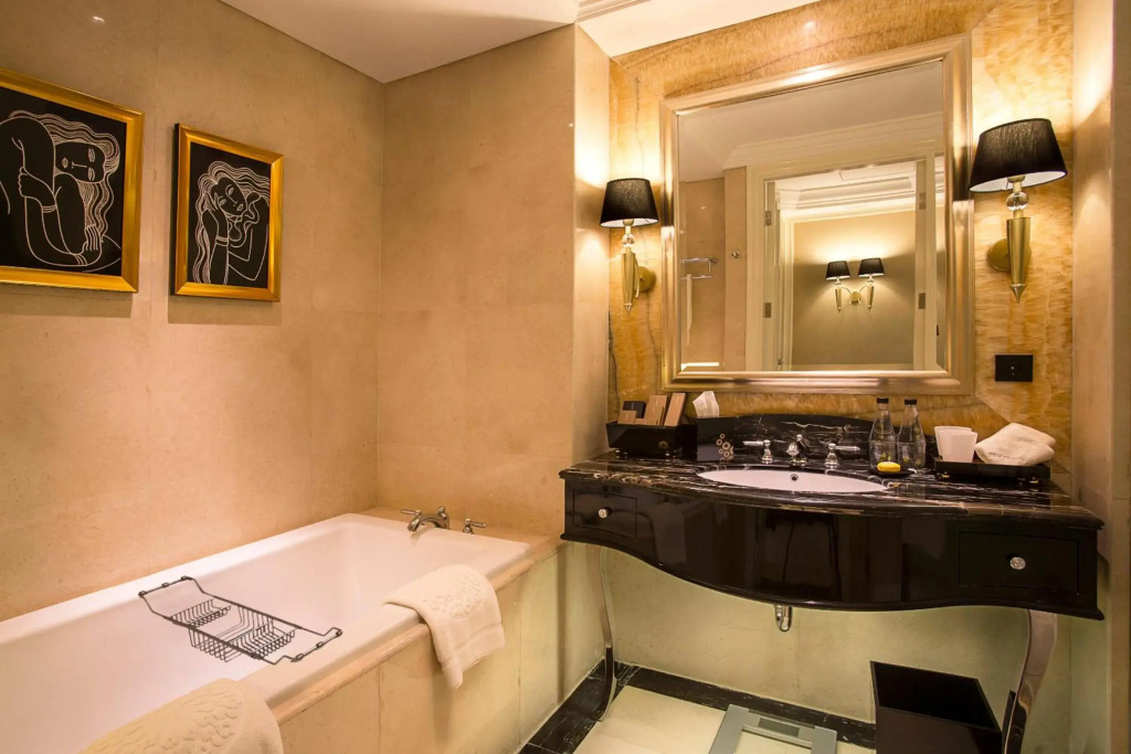 The Trans Luxury Hotel - фото 38