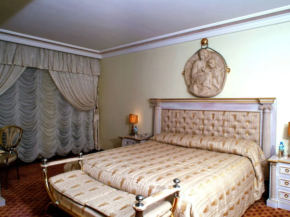 Royal Quadruple Suite