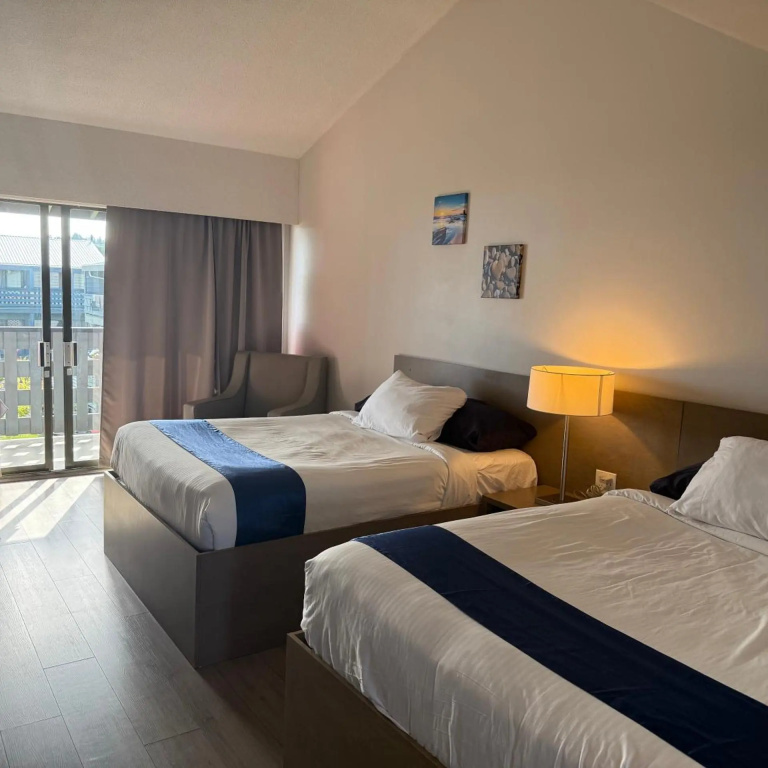 Sand Pebbles Inn — 5