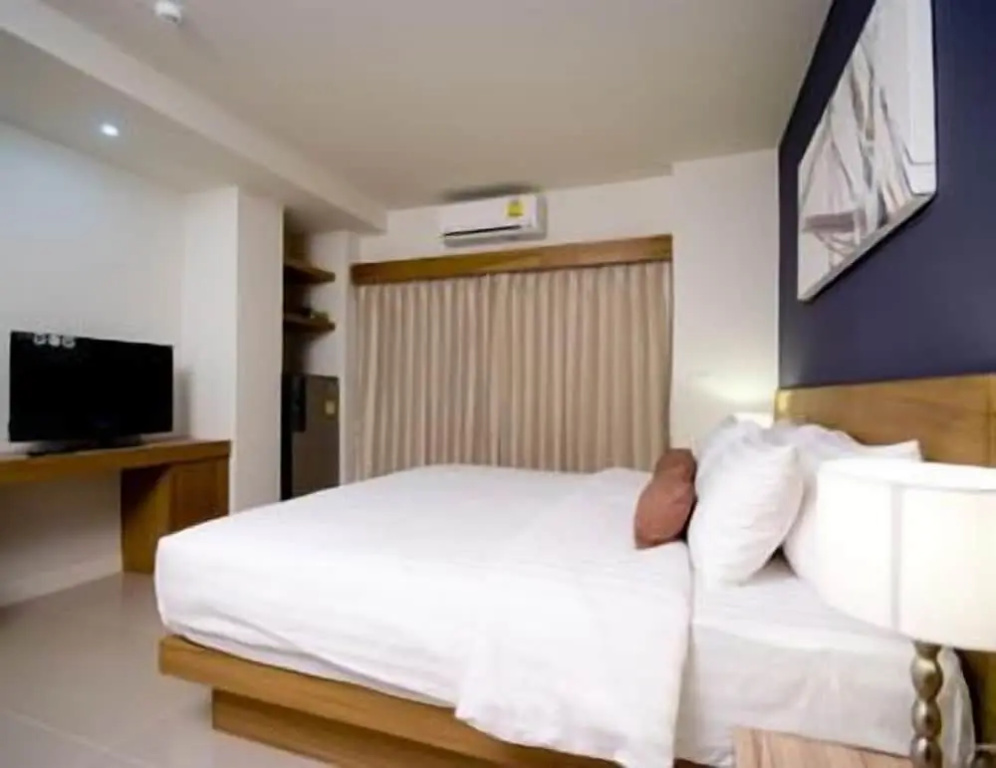 Superior Double room with balcony (full double bed)