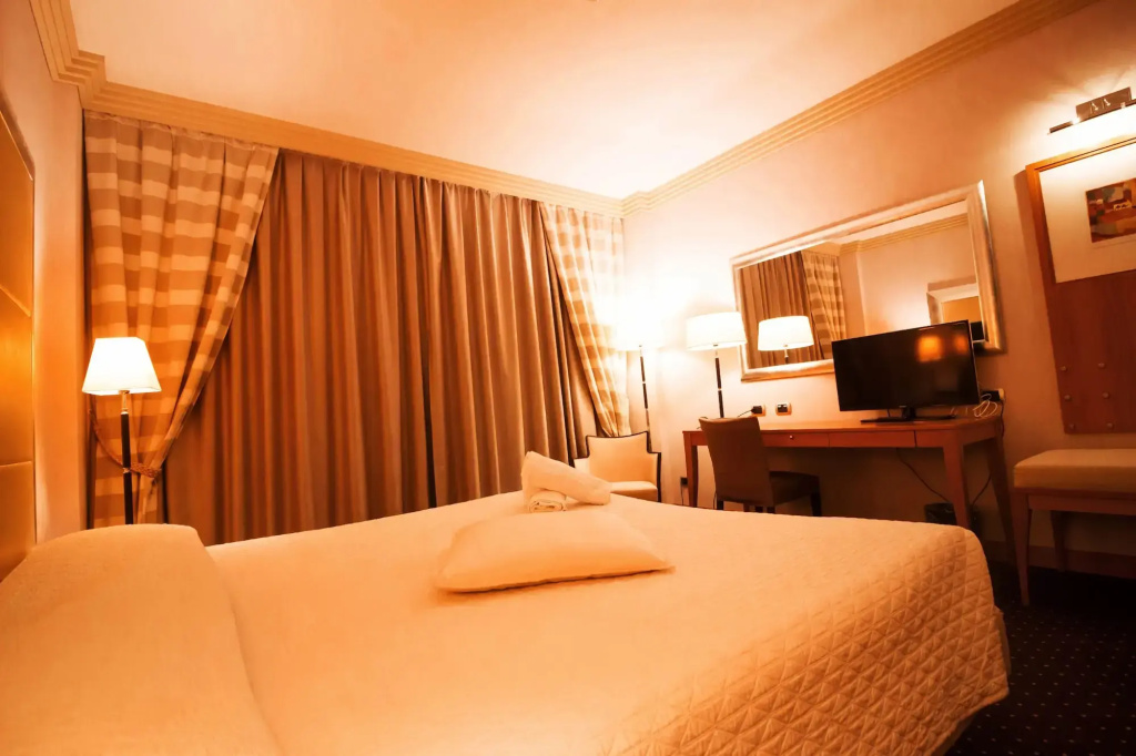 Hotel photo 12