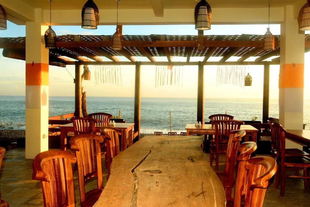 Amed Sunset Beach - Général